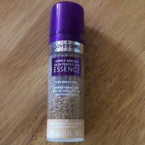 COVERGIRL Simply Ageless Skin Perfector Essence - Light-Medium